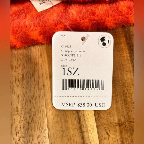 Free People Raspberry Combo Beanie. Fuzzy Warm Designer. Brand new with Tags. - Picture 2 of 7